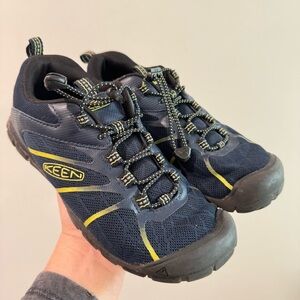 Keen Kids Chandler 2 CNX Hiking Shoe Blue Yellow Size 4
